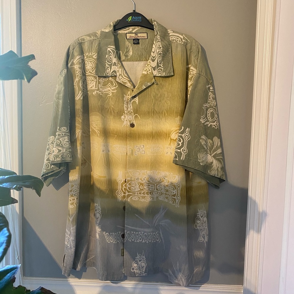 Tommy Bahama short sleeve button down